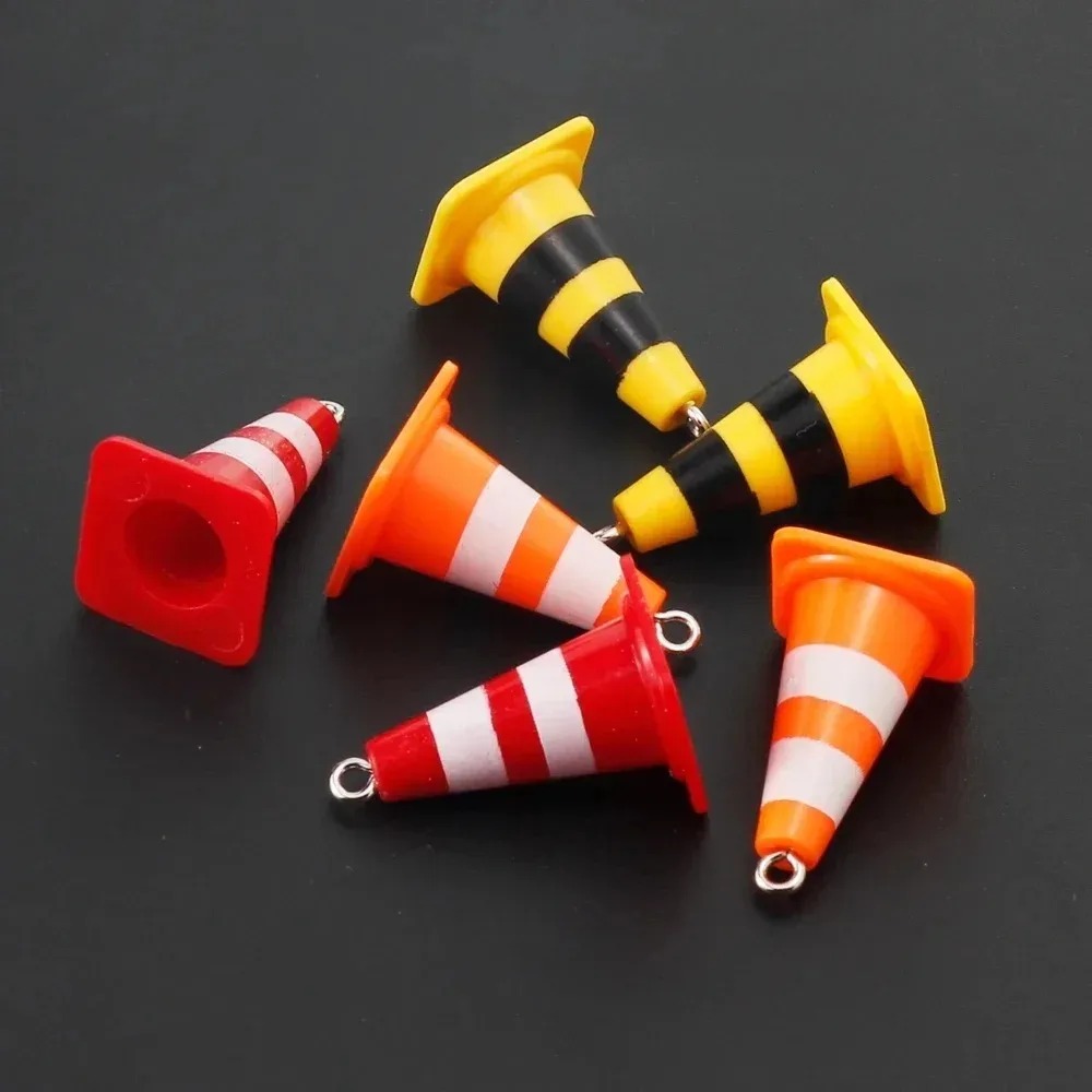 Road Traffic Cone - 10 Pezzi Divertenti Ciondoli a Forma